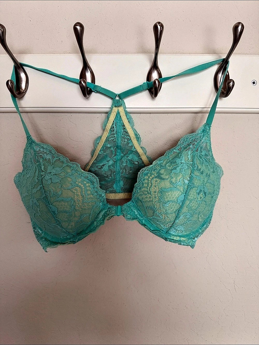 Victoria's Secret Lace Bra in Green & Pink Size 34C